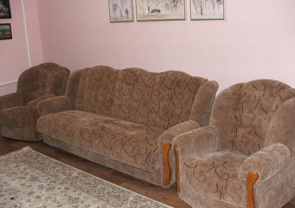 двухместного дивана и двух кресел
